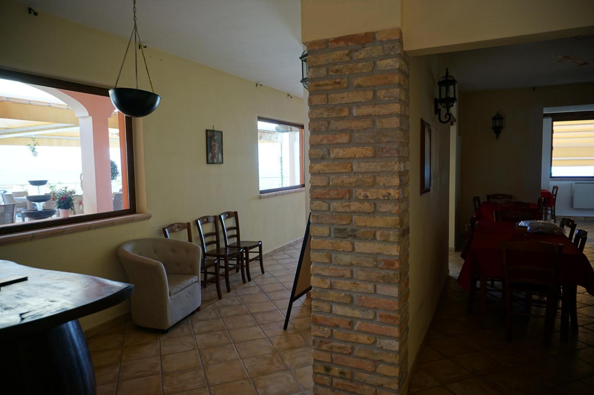 לינה וארוחת בוקר אטרי La Terrazza Motta מראה חיצוני תמונה