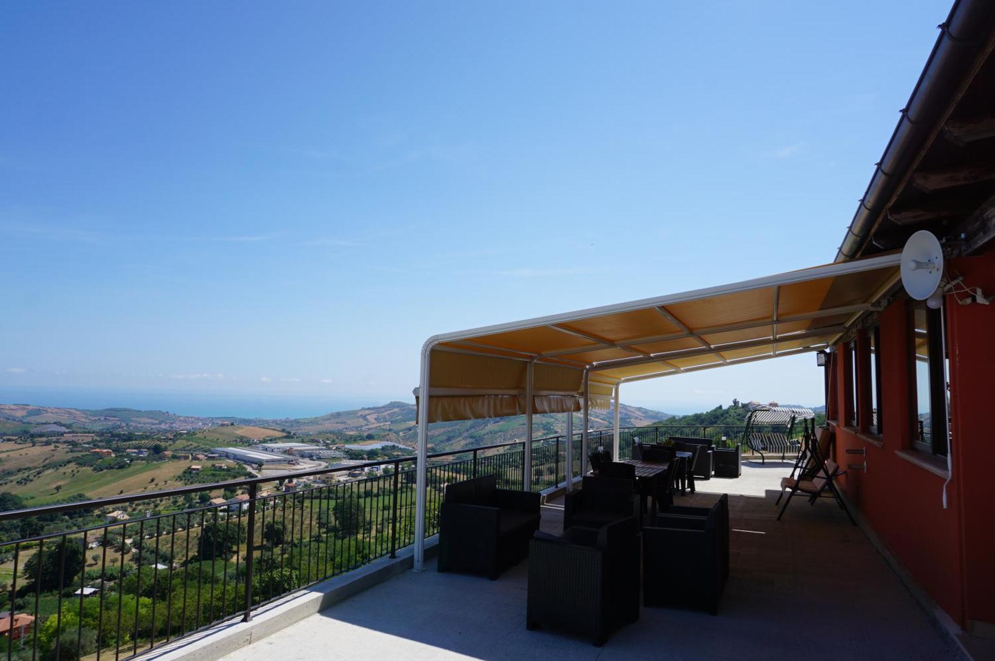 לינה וארוחת בוקר אטרי La Terrazza Motta מראה חיצוני תמונה