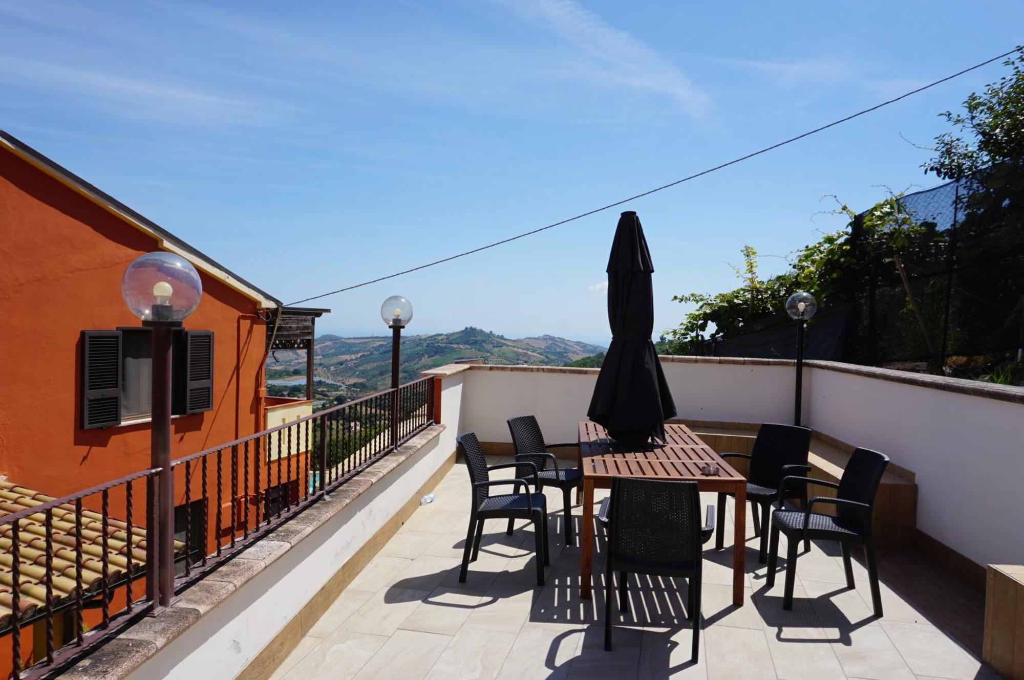 לינה וארוחת בוקר אטרי La Terrazza Motta מראה חיצוני תמונה